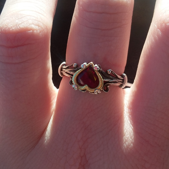 Rustic twilight heart ring - Picture 4 of 8